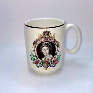 HM QUEEN ELIZABETH II Vintage Silver Jubilee Mug by Lord Nelson Pottery 1977